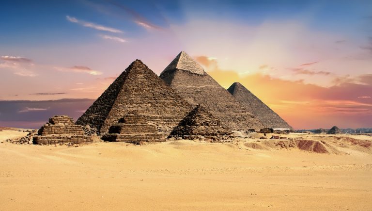 Egyptská centrálna banka limituje výbery hotovosti, Bitcoin to napraví