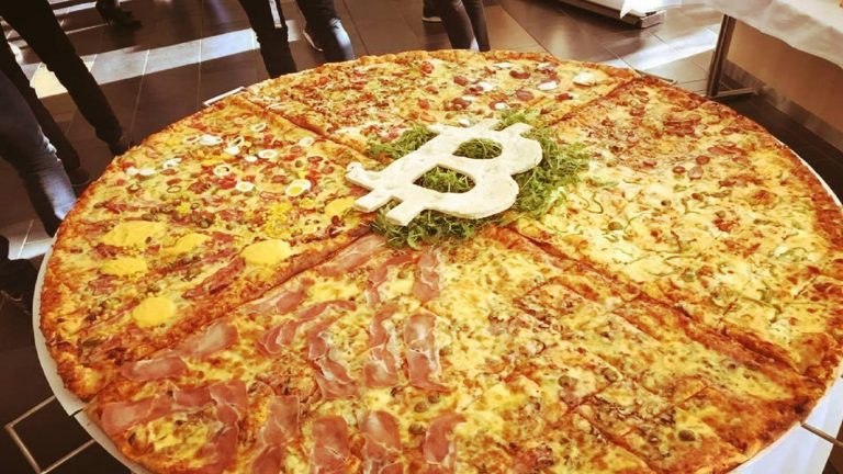 Bitcoin Pizza Day oslavuje 10 rokov: 10 faktov, ktoré by ste mali o tejto udalosti vedieť